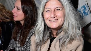Quand la "tendance" des cheveux blancs devient libératrice