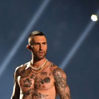 Pourquoi les tétons d'Adam Levine choquent-ils moins que ceux de Janet Jackson ?