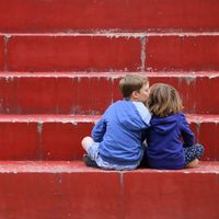 A quel âge je laisse mon enfant "sortir avec quelqu'un" ?