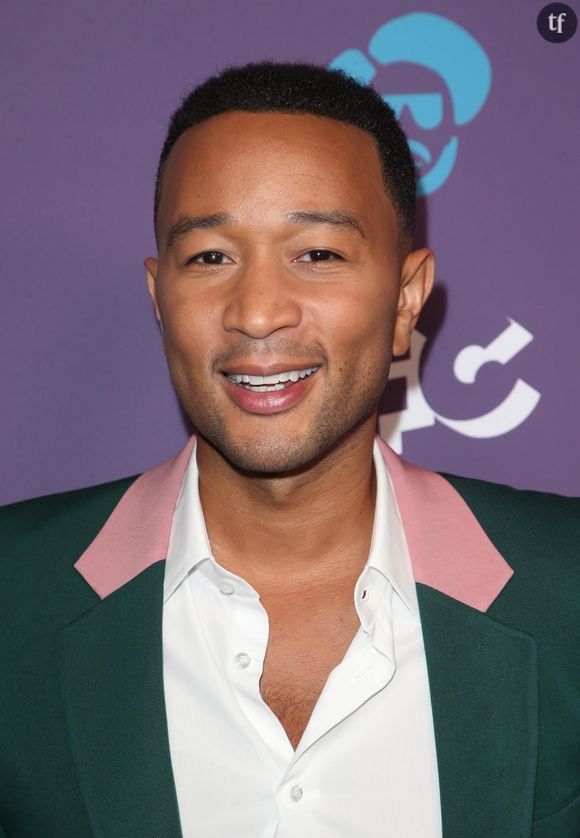 Le chanteur John Legend revisite un hit à l'ère #MeToo.