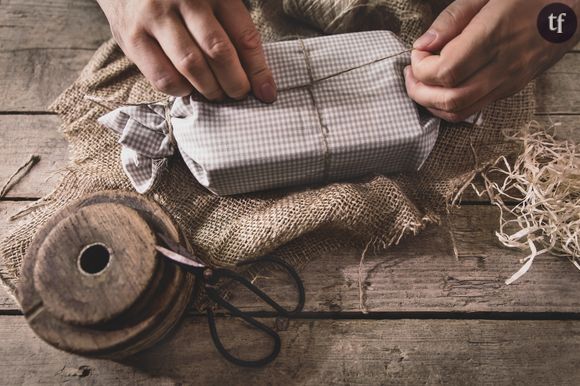 Emballage des cadeaux en tissu