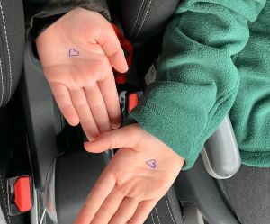 Inciter les enfants à se laver les mains ? Ce papa comédien a la solution magique