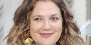L'école à la maison pendant le confinement ? Drew Barrymore en pleure tous les jours