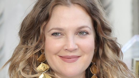 L'école à la maison pendant le confinement ? Drew Barrymore en pleure tous les jours