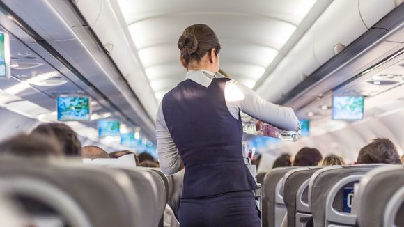 "De la chair fraîche" : les hôtesses d'Air France dénoncent les violences sexuelles