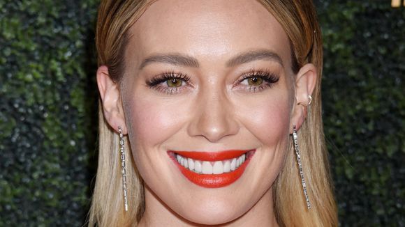 "Accroche-toi, ma fille" : Hilary Duff parle à l'ado qu'elle était dans un message touchant