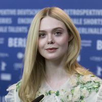 Elle Fanning dévoile son eczema sur un selfie décomplexant