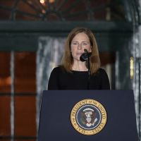 Pourquoi la nomination d'Amy Coney Barrett à la Cour suprême menace les droits des femmes