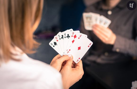 Ce jeu de cartes non-genré détrône le roi et tâcle sa supériorité traditionnelle à la reine