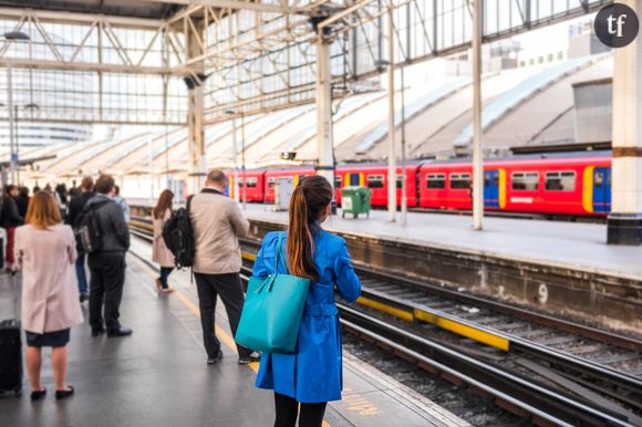 Au Royaume-Uni, on paie des billets de train aux victimes de violences conjugales pour fuir