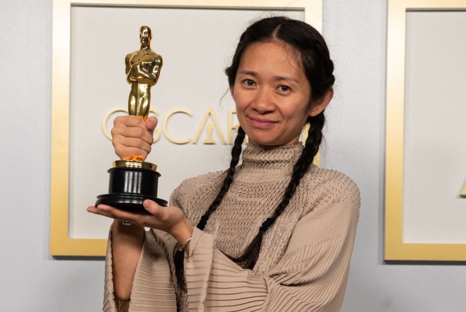Chloé Zhao repart de la 93e édition des Oscars sur un air de triomphe.