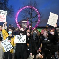 Le gouvernement britannique s'excuse d'avoir "laissé tomber" les victimes de viol