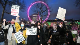 Le gouvernement britannique s'excuse d'avoir "laissé tomber" les victimes de viol