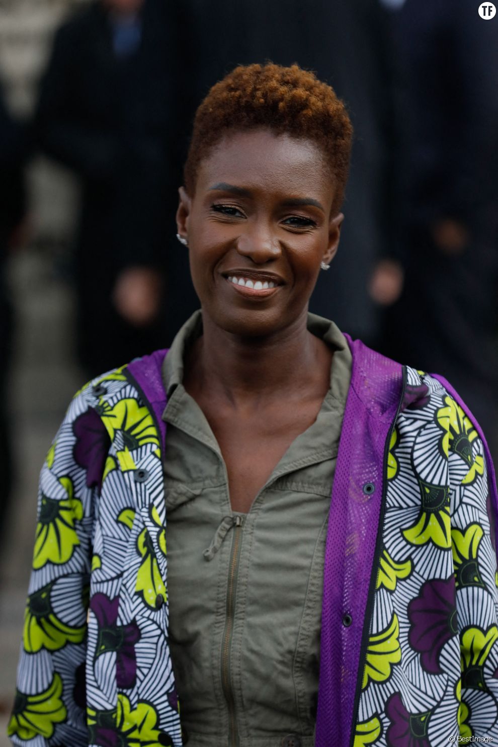  Rokhaya Diallo après le défilé l&#039;Oréal à Paris le 3 octobre 2021. 