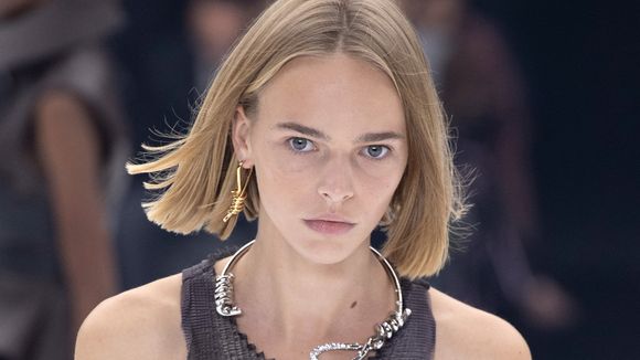 Givenchy crée un tollé avec son collier "noeud coulant"