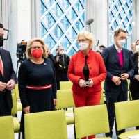 Huit femmes et huit hommes : le nouveau gouvernement allemand sera paritaire