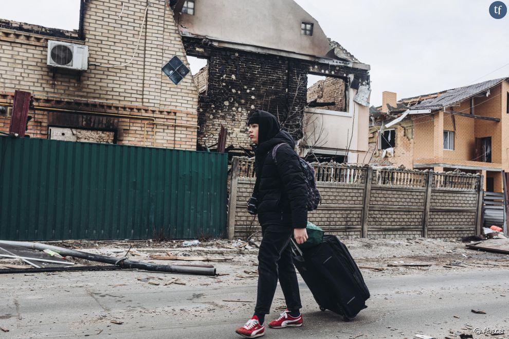  Un jeune Ukrainien tentant de fuir Irpin le 5 mars 2022 
