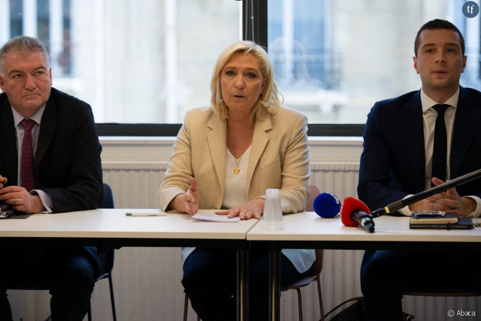 Marine Le Pen et Jordan Bardella lors d&#039;une conférence de presse du 11 avril 2022