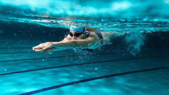 Les femmes pourront-elle bientôt nager seins nus ou en burkini dans les piscines de Grenoble ?
