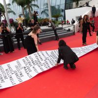 Les 129 noms de féminicides sur les marches de Cannes : la séquence choc du festival