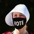  Une manifestante habillée en servante écarlate à Washington le 15 octobre 2020 