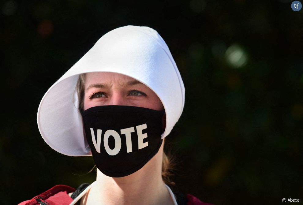  Une manifestante habillée en servante écarlate à Washington le 15 octobre 2020 