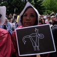  Une manifestante pro-avortement portant le costume de "The Handmaid's Tale" en mai 2019  