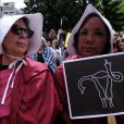 Le costume de la Servante écarlate, symbole du droit à l'avortement aux Etats-Unis