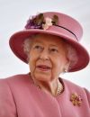 "La reine est bien connue pour ses tenues unies de couleurs vives qui visent à s'assurer qu'elle est facilement reconnaissable lors des grandes occasions"
