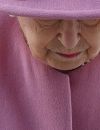 Même observation, au vu de ce magnifique ensemble rose bonbon qui ferait passer la reine Elizabeth pour une adepte du look Barbiecore.