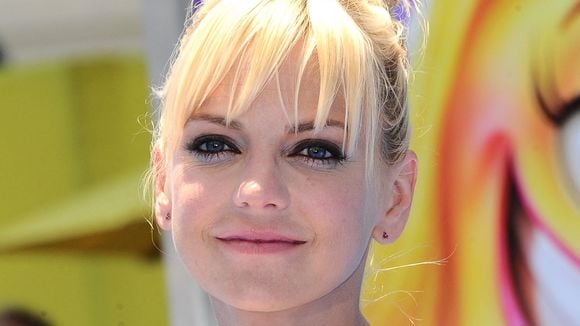 Anna Faris accuse un célèbre réalisateur de lui avoir "claqué les fesses" sur un tournage