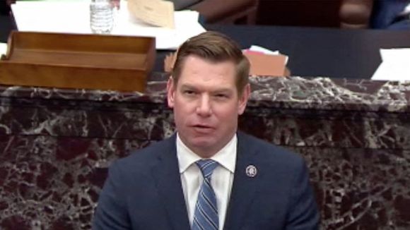 Une Américaine arrêtée pour IVG devant sa famille : le clip choc du député Eric Swalwell