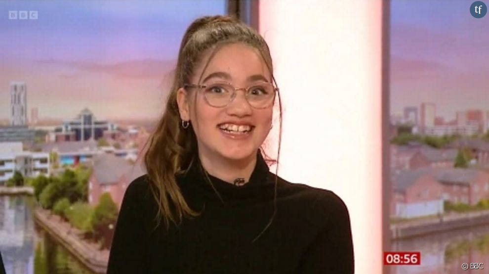 Lowri Moore, écolière britannique, combat la stigmatisation dont font l&#039;objet les enfants à lunettes. Elle aimerait que des lunettes puissent être ajoutées à tous les emojis...