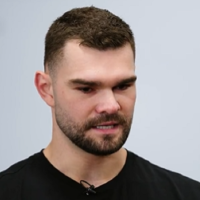 Le joueur de basket Isaac Humphries fait son coming out et sa vidéo émeut la planète