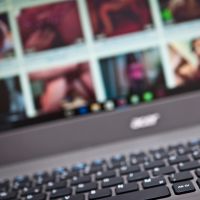 Comment lutter contre les deepfakes porn, ces montages obscènes qui pullulent sur le Net ?
