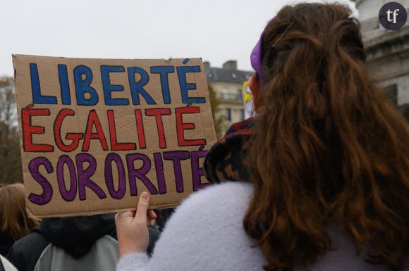 Mathilde Morrigan démontre l'impact du patriarcat sur la société entière et en appelle à une lutte collective