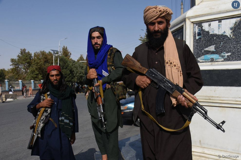 Les talibans mettent en place des check point pour contrôler les personnes et les véhicules en Afghanistan © Imago / Panoramic / Bestimage