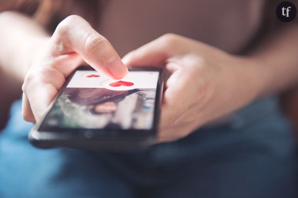 A l'opposé, on trouve les "green flags" et au milieu, les "yellow flags", pour suggérer une situation ambiguë. L'idée ? "Ouvrir cette conversation et encourager des rencontres plus saines". Une nécessité quand on parle de dating. Surtout dans une société en dents de scie concernant tous ces enjeux-là... 
