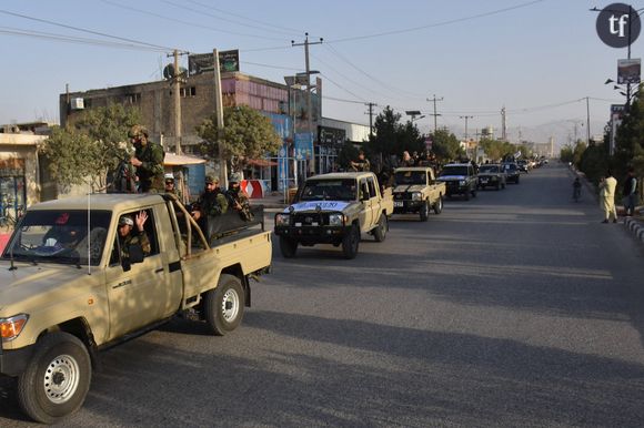 La répression est indéniable en Afghanistan, et elle est synonyme de Régression. 
Les talibans mettent en place des check point pour contrôler les personnes et les véhicules en Afghanistan © Imago / Panoramic / Bestimage