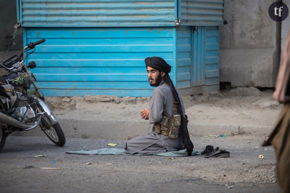 Le verdict est sans appel : "Les talibans font non seulement reculer des décennies d'avancées difficiles en matière d'égalité de genre, mais freinent également les maigres perspectives de prospérité du pays".