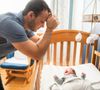 Et si l'engagement des pères dans le couple était nécessaire au bien être des bébés ? Une étude le suggère, chiffres à l'appui.