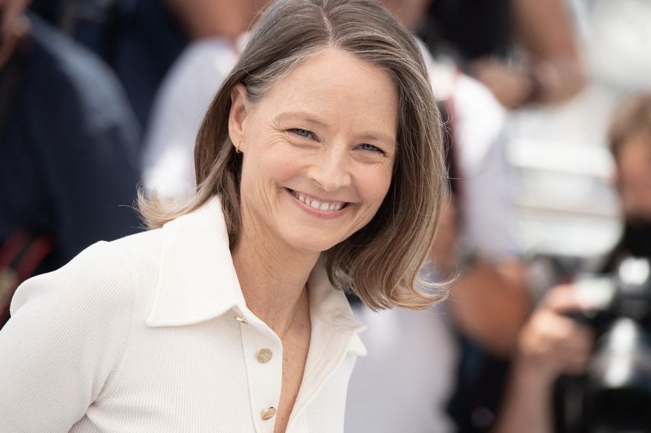 Pour Muriel Robin, les seuls exemples contredisant son assertion viennent de la culture anglophone : Jodie Foster , Kristen Stewart , toutes deux lesbiennes...