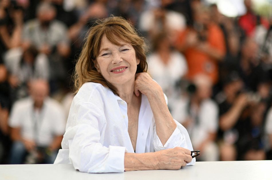 Elle raconte : " En ce moment, je suis sur une terrasse. Je fais mon deuil. Je me déracine pour un court moment. J'apprends l'italien ".
Jane Birkin attending the Jane Par Charlotte Photocall as part of the 74th Cannes International Film Festival in Cannes, France on July 08, 2021. Photo by Aurore Marechal/ABACAPRESS.COM