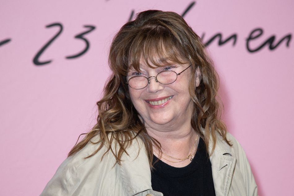 "En même temps, j'ai vécu la belle évolution de mon fils Marlowe, qui a fêté ses 21 ans cet été, et j'ai célébré les 1 an de Laszlo, mon deuxième fils ".
Jane Birkin attending the Acne Studios Womenswear Spring/Summer 2023 show as part of Paris Fashion Week in Paris, France on September 28, 2022. Photo by Aurore Marechal/ABACAPRESS.COM