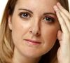 Et pour sa dernière chronique, la reine du rire Charline Vanhoenacker a abordé une actu qui ne contraste pas par son attrait feel good : l'arrivée potentielle de l'extrême-droite au pouvoir en cas de dominance du RN aux futures élections législatives, élections dont le premier tour prendra place le dimanche 30 juin.
Charline Vanhoenacker mai 2012