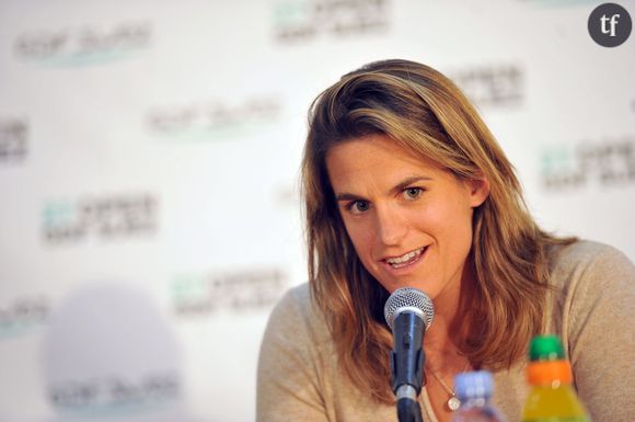 Amélie Mauresmo attend son premier enfant