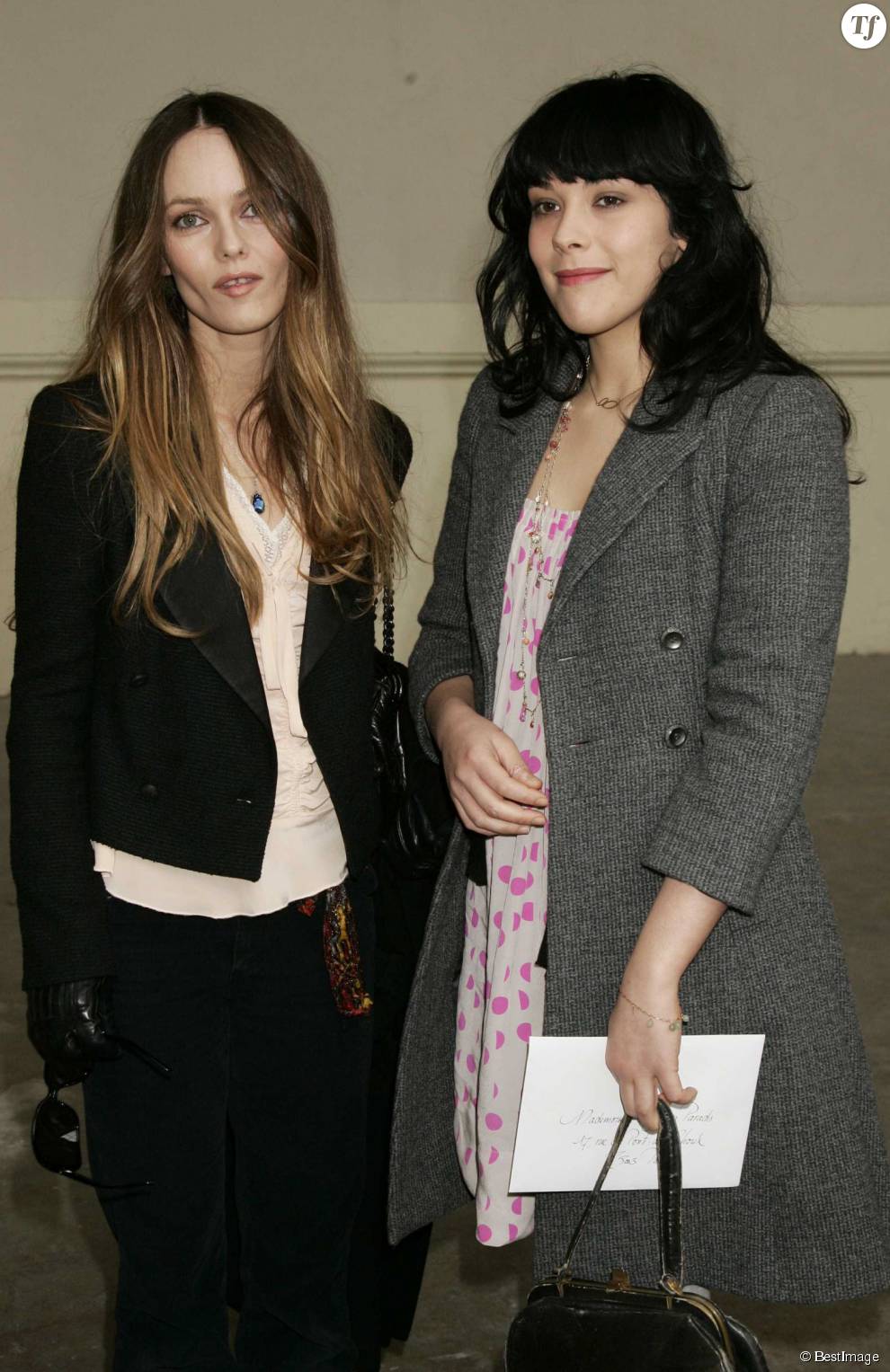 Vanessa et Alysson Paradis chez Chanel en 1997