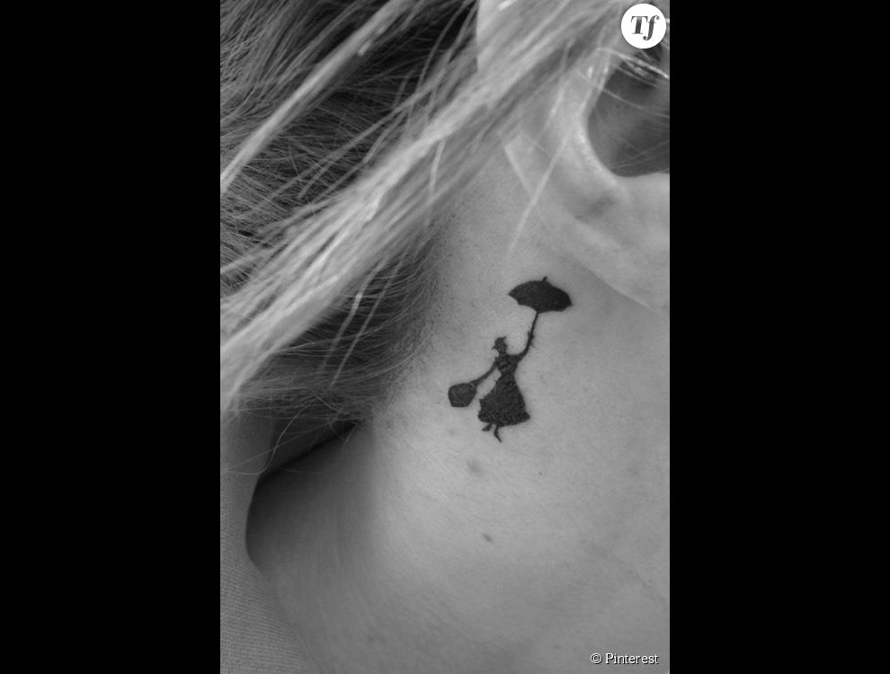 Un tatouage derrière l&#039;oreille : Mary Poppins