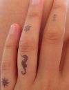 Idée de tatouage sur les doigts : des motifs marins