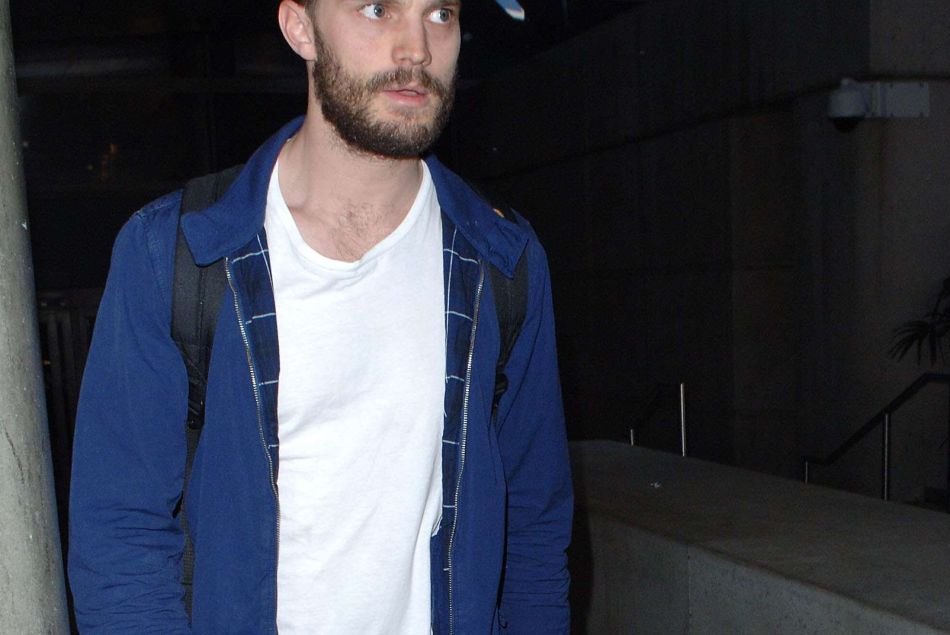  Jamie Dornan arrive à l'aéroport de Los Angeles International le 24 mars 2015. 